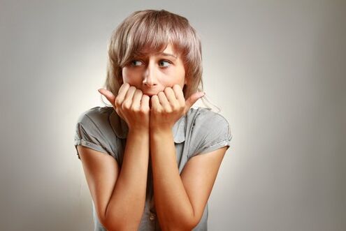 the girl thinks about removing parasites from her body