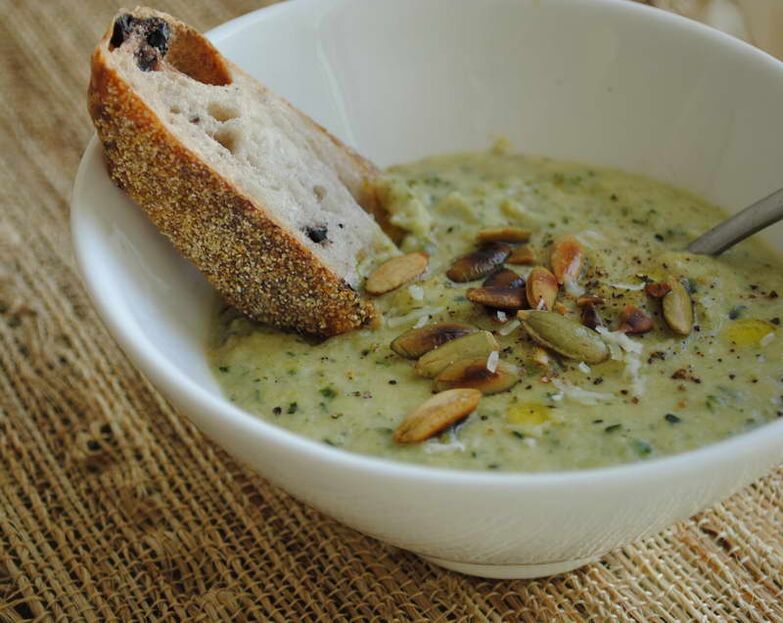 In the diet of people who want to remove parasites, make soup puree with pumpkin seeds and garlic